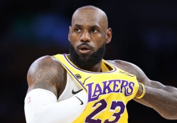 NBA直播-曝詹姆斯下赛季继续征战NBA！不确定留在湖人 争冠实力成第一考量